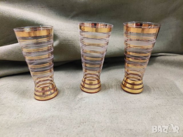 Продавам тънкостенни кристални чаши със златен кант