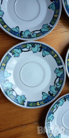 Шест порцеланови чинийки с диаметър 15см, снимка 3 - Сервизи - 53394486
