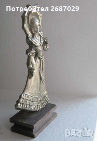 Стара красива метална фигура фигурка дама с чадър статуетка, снимка 3 - Статуетки - 28949517