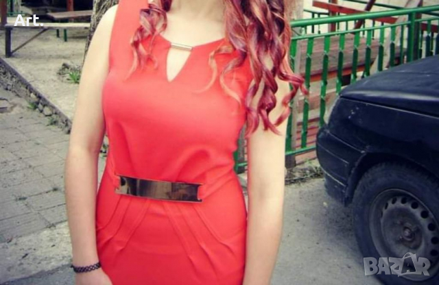 Червена рокля