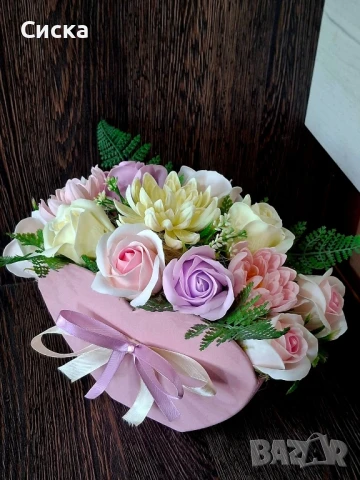 Елегантни велурени кутии аранжирани със сапунени цветя от пластичен сапун последни налични по 1 брой, снимка 3 - Подаръци за жени - 50712258