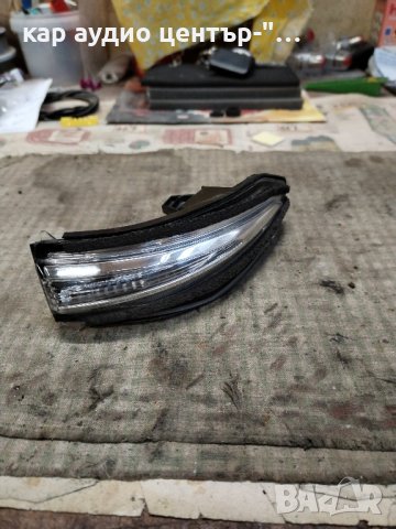 Toyota RAV-4 (2013-2018) мигач-дясно огледало, снимка 2 - Части - 43711357