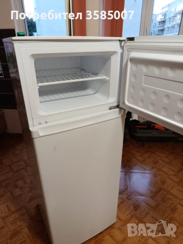 Хладилник с горен фризер CROWN DF 275A, снимка 2 - Хладилници - 51669863