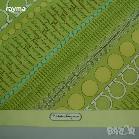 Шал Salvatore Ferragamo естествена коприна принт Gancini, снимка 2 - Шалове - 48992090