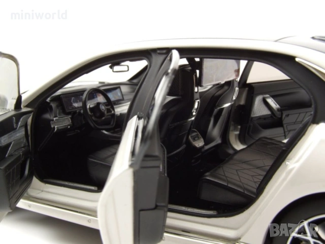 BMW i7 2022 - мащаб 1:18 на Minichamps моделът е нов в кутия, снимка 16 - Колекции - 53561496