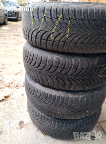 Зимни гуми 215 60 16 за 100 лв, снимка 4 - Гуми и джанти - 52536405