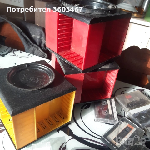 лот касети със касетодържачи