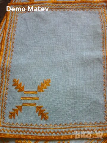 Продавам ръчно бродирани каренца, снимка 2 - Покривки за маси - 36795168
