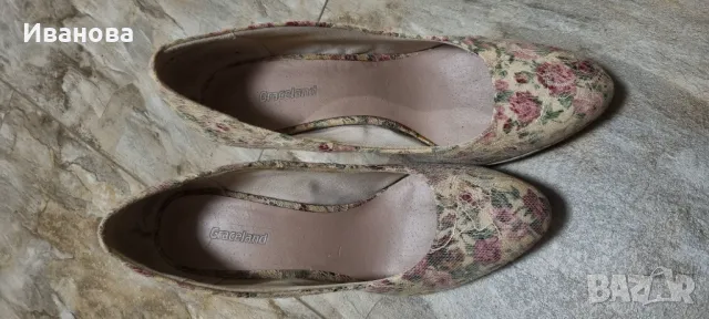 Дамски обувки с ток