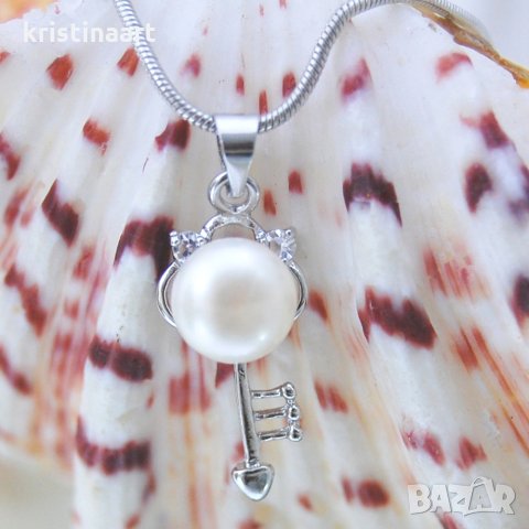 Колие  с бяла естествена перла *Ключ*, снимка 2 - Колиета, медальони, синджири - 32264136