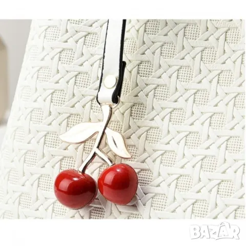 Дамска чанта White Cherry, снимка 8 - Чанти - 47938616