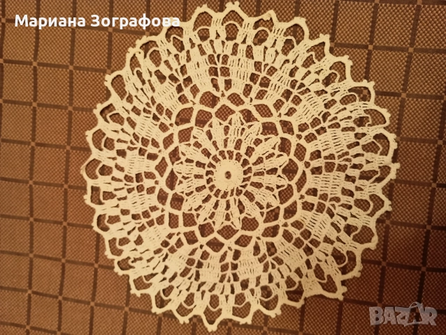 Възглавници "Българска бродерия" 5 модела, - Гоблен, модел от сп. "Burda", - Плетива на 1 кука 7 бр., снимка 14 - Антикварни и старинни предмети - 48893667