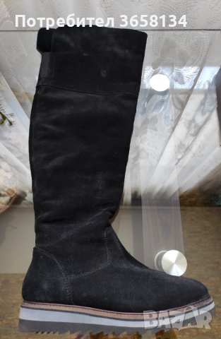 Черни дамски ботуши от набук 