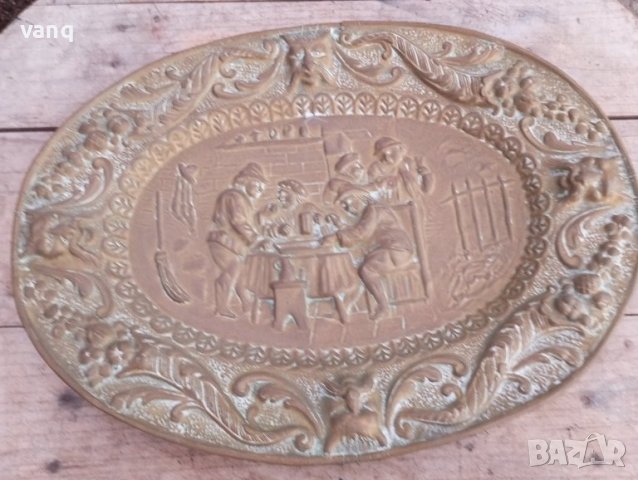 Медна чиния за стена