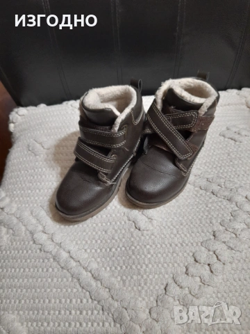 5€ ДЕТСКИ ОБУВКИ С ПУХ РАЗМЕР 25 ЗИМНИ + ПОДАРЪК ОЩЕ ЕДНИ