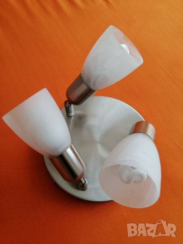 Спот троен за таван.