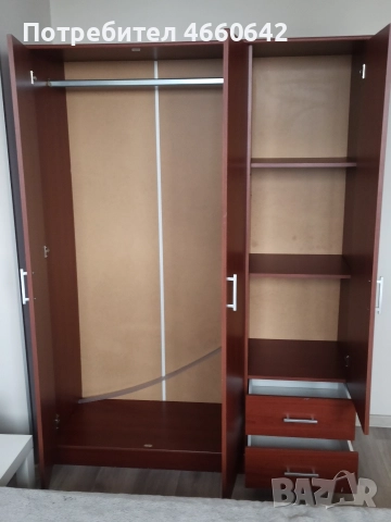Трикрилен Гардероб , снимка 3 - Гардероби - 52899844