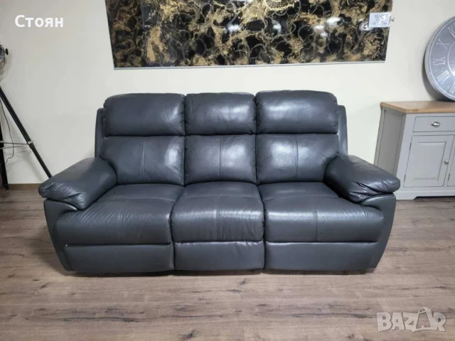 Тъмно сив кожен диван тройка с ръчен релаксиращ механизъм