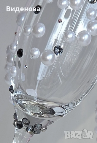 Продавам ръчно изработени сватбени чаши с перли и кристали Swarovski, снимка 2 - Сватбени аксесоари - 52723884