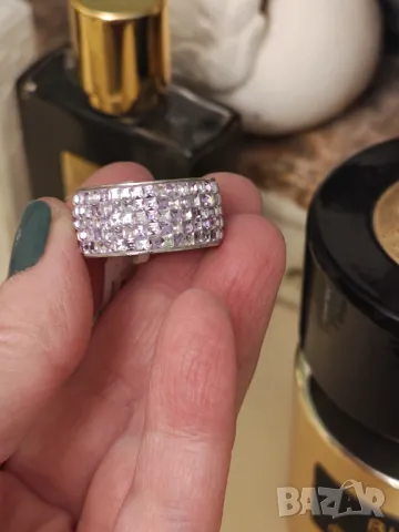 Сваровски оригинален пръстен.Нов, снимка 2 - Пръстени - 47793169