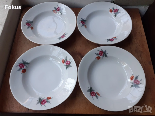 Български порцелан четири чинии