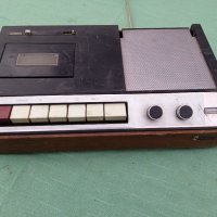 Radiola стар касетофон, снимка 1 - Радиокасетофони, транзистори - 35214768