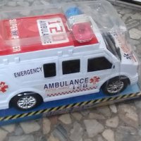 детска играчка линейка, снимка 4 - Коли, камиони, мотори, писти - 44114149