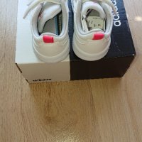 Adidas-Оригинални детски Маратонки, снимка 4 - Детски маратонки - 32913120