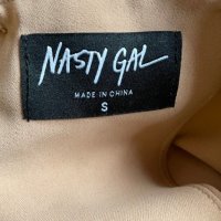 Кроп блуза Nasty gal, снимка 5 - Корсети, бюстиета, топове - 40659426