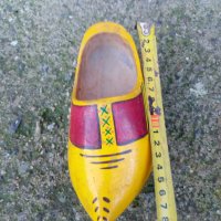 Дървена обувка, снимка 1 - Антикварни и старинни предмети - 35288724