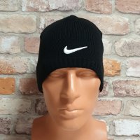 Нова зимна шапка на марката NIKE (Найк) с бяло лого, снимка 1 - Шапки - 43280338