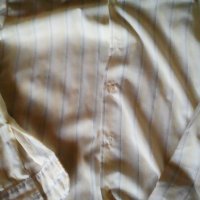 Бяла риза с вертикални цветни ивици размер М, дълги ръкави, снимка 2 - Ризи - 26483325