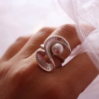 Уникален сребърен пръстен с перла - модел R025A, снимка 1 - Пръстени - 30464644