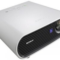 Продавам проектор Sony VPL-EX7 3LCD лампа 382 часа с лек проблем в картината, снимка 1 - Плейъри, домашно кино, прожектори - 35100273