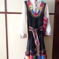 Продавам българска народна дамска носия / комплект, снимка 1 - Антикварни и старинни предмети - 40165721