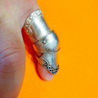Уникален мъжки сребърен пръстен БРОНЯ - старинен и солиден с красиви орнаменти - красота за ценител, снимка 1 - Пръстени - 38603332