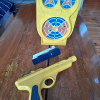 Стар електронен детски пистолет с мишена Norma, снимка 2 - Други ценни предмети - 43989435