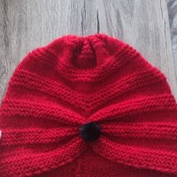 Червена  и розова шапка , снимка 2 - Шапки - 43263005
