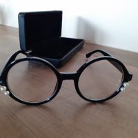 Еротични Секси Дамски елегантни очила със перли УВ400, снимка 1 - Слънчеви и диоптрични очила - 36377797