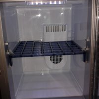 хладилник мини барче охлаждащ, снимка 4 - Хладилници - 43230800
