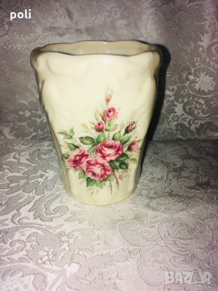 порцеланова ваза , снимка 1