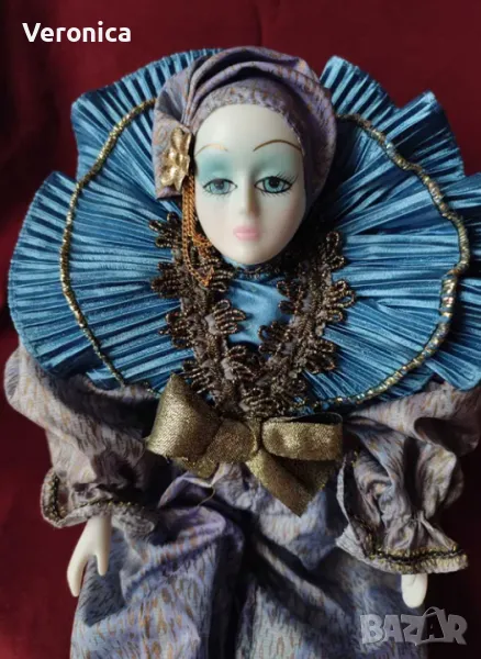 Порцеланова кукла със стойка, снимка 1