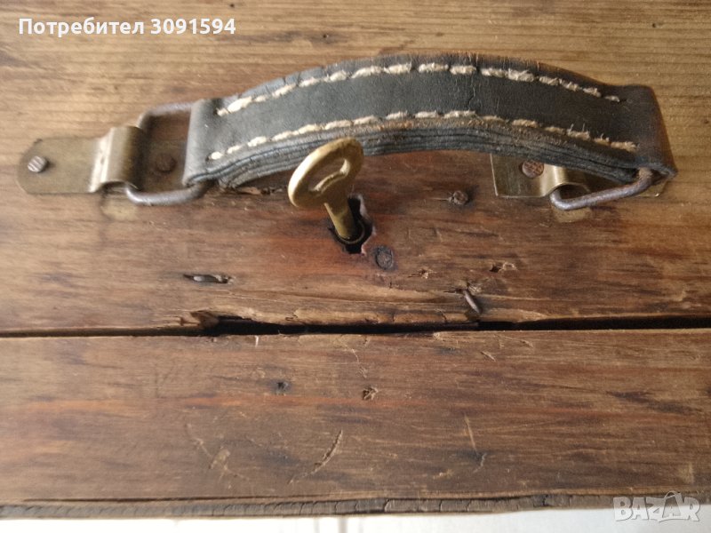Стар автентичен дървен куфар , снимка 1