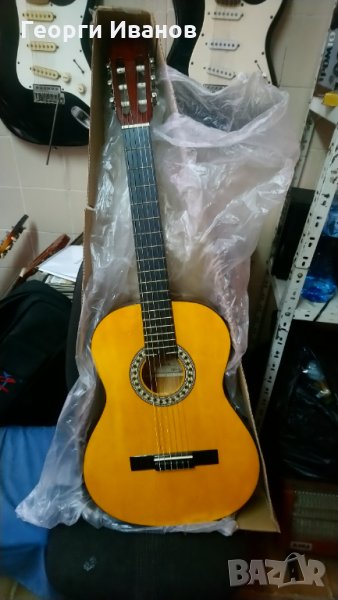 Продавам Класическа китара испанска почти чисто нова -250 лв , снимка 1
