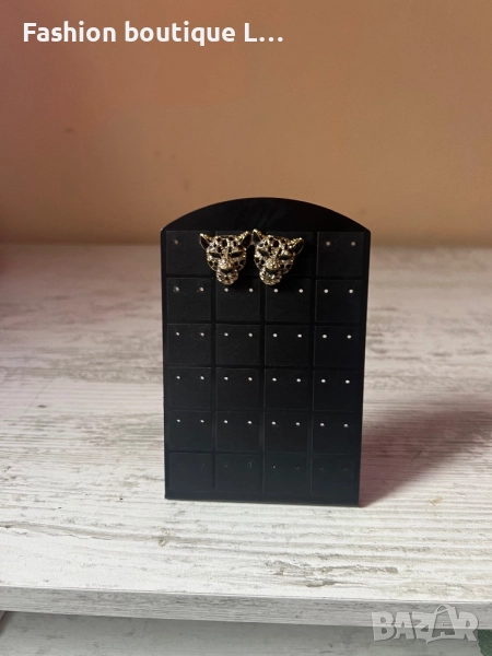 Стойка за закачане на обици в черен цвят 🖤, снимка 1