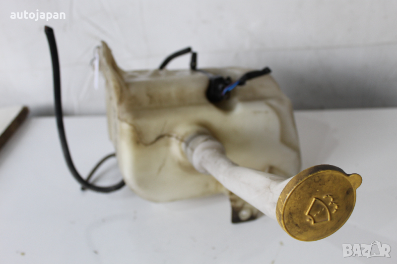 Казанче течност чистачки с моторче Нисан примера п12 2.0 140кс комби 02г Nissan primera p12 2.0 140h, снимка 1