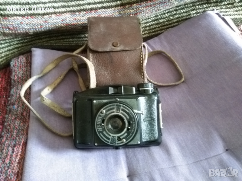 Фотоапарат Пионир Чехословакия от соца от 50-те на 20век калъф естествена кожа, снимка 1