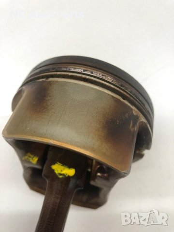 Бутало с биела за AUDI Ауди A4 B6 3.0 220 коня ASN Евро-3 078M 82L84 2004, снимка 2 - Части - 43095094