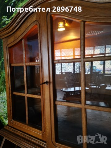 Писалище с витрина и вградена лампа, снимка 4 - Секции и витрини - 43899915