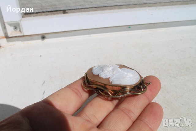 Стара викторианска брошка камея позлатена, снимка 2 - Антикварни и старинни предмети - 40000803